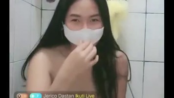 Jenny Colmek Di Kamar Mandi